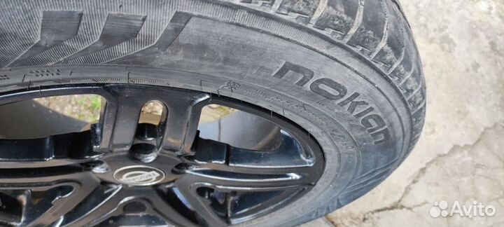 Комплект колес Nokian 215/65 R16 98H лето