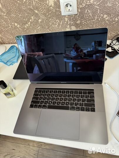 Apple MacBook Pro 15 2019 i9 16/512