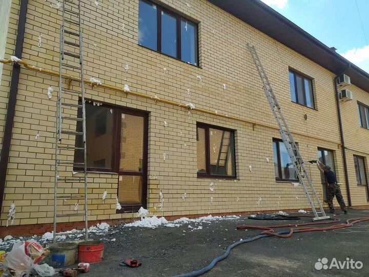 Утепление дома пеной Пеноизолом эковатой