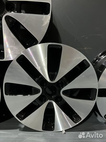 Литые диски R15 на Kia rio