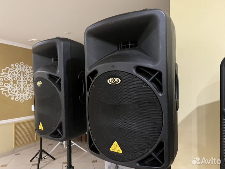 Продам активные колонки Behringer B615D