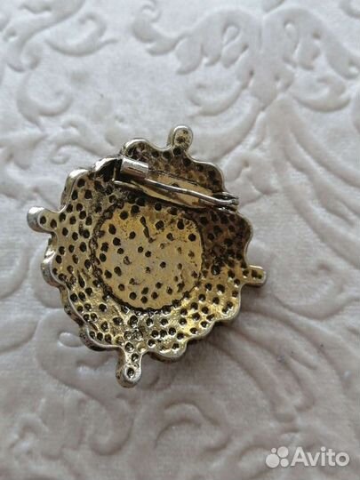 Винтажная брошь