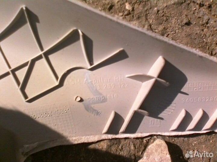 Обшивка стойки передняя правая Opel Astra J A16XER