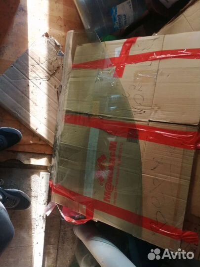 Стекло переднее левое на ipsum 10,15