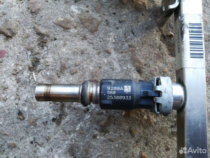 Топливная рампа Opel Astra H 1.6 2004-2014