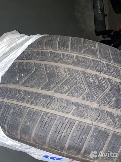 Tourador Winter Pro TSU1 275/45 R21 и 315/40 R21