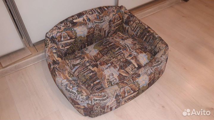 Лежанка, диван, поилка, переноска