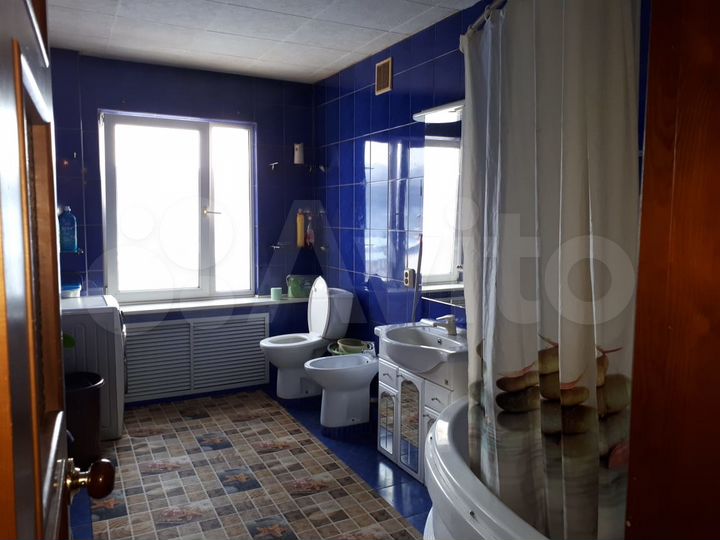 4-к. квартира, 93 м², 3/5 эт.