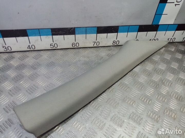 Б/У Обшивка стойки кузова передняя правая#001