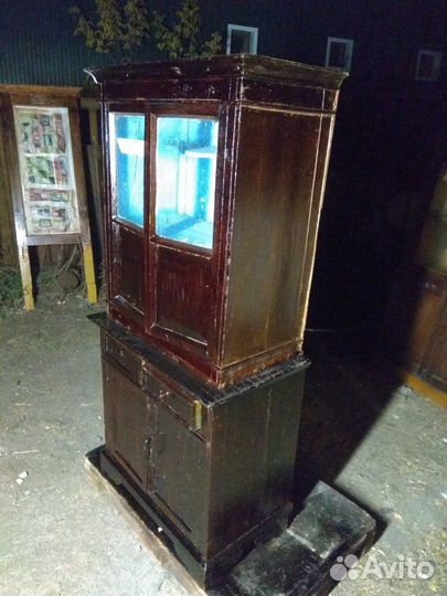 Два старинных буфета