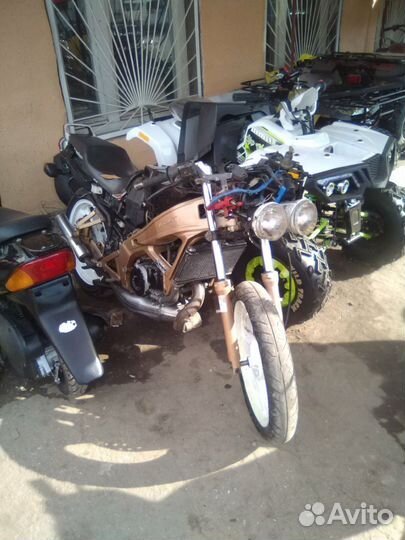 Запчасти на Honda nsr125 jc20