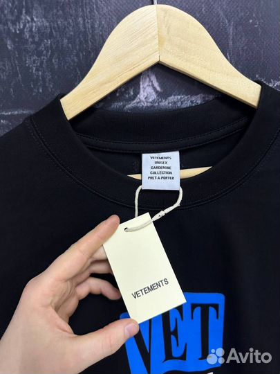 Оверсайз футболка Vetements