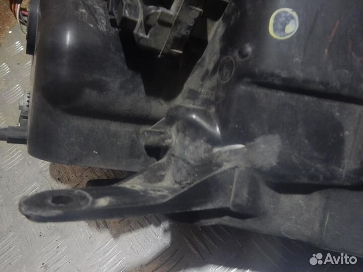 Фара правая Nissan X-Trail