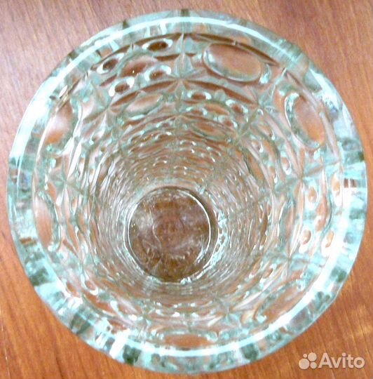 Стеклянная ваза с клеймом