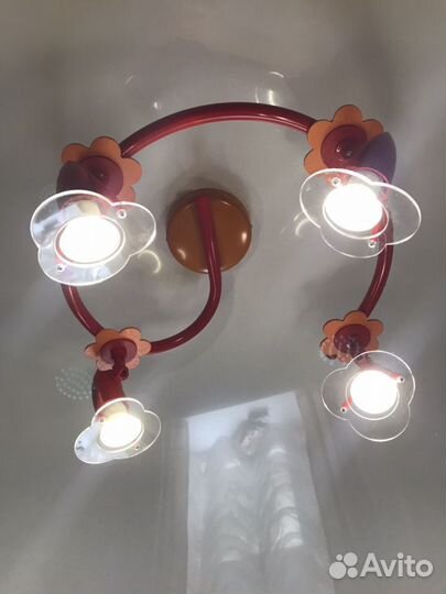 Потолочная люстра и бра для детской комнаты