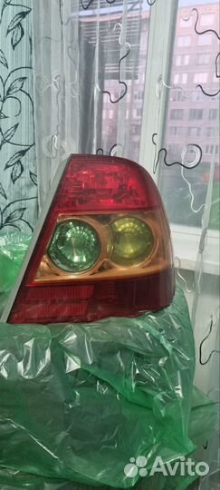 Фара задняя правая на toyota corolla e 120