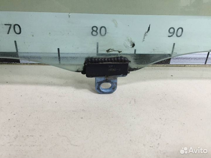 Стекло двери передней правой Toyota Corolla E150 2