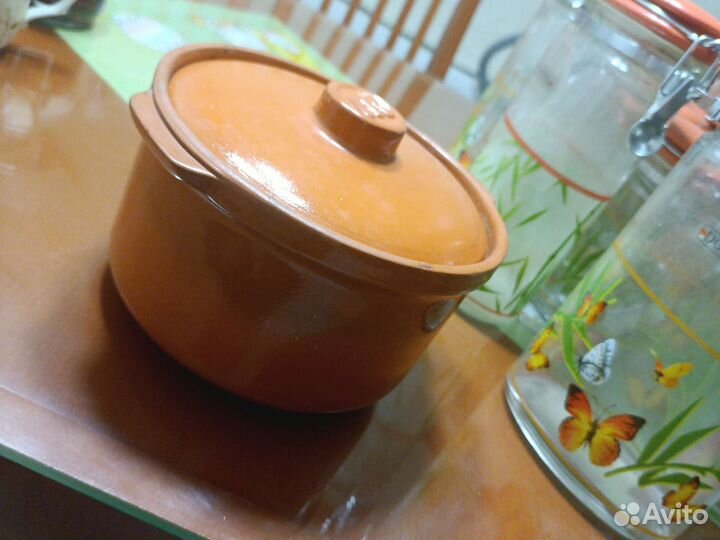 Глиняный горшок