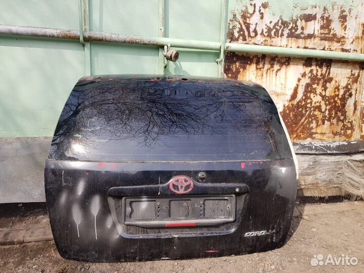 Дверь багажника toyota corolla Fielder NZE 121