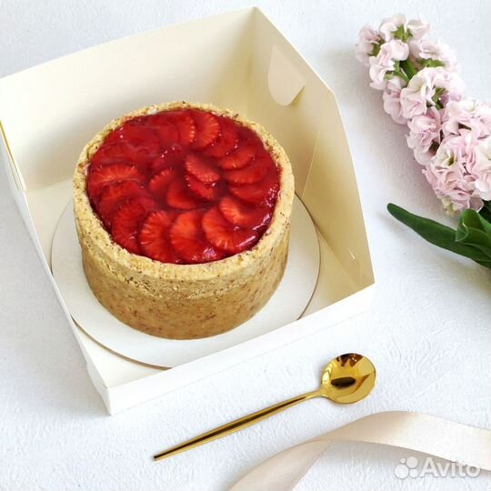 Бенто торт Ванильный Чизкейк с клубникой в подарок