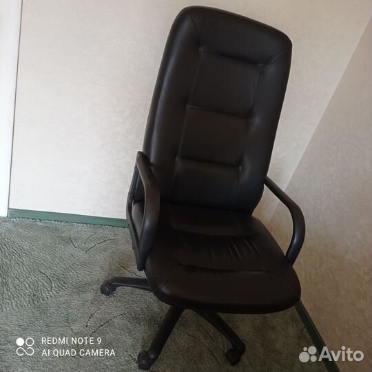 Офисное кресло руководителя бу