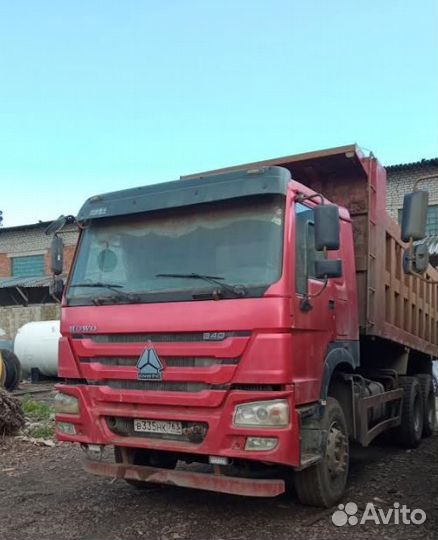 Водитель самосвала в карьер