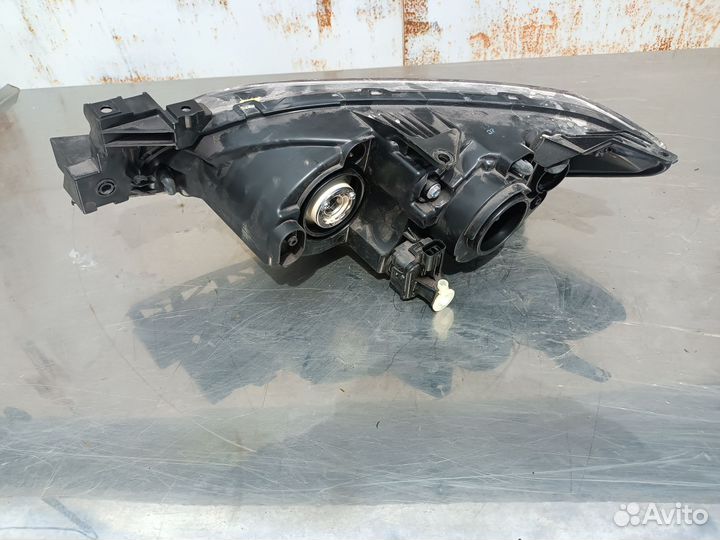 Фара правая Мазда 3 mazda 3 2004-2009