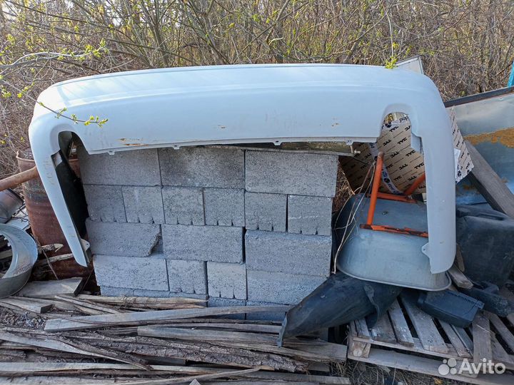 Задний бампер lexus LS 2003 год