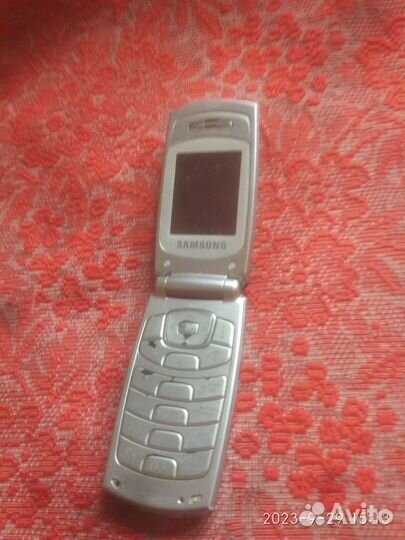 Samsung B2100