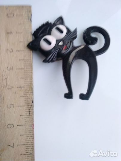 Значок. Украшение СССР.Кошечка.Котик.1983 год