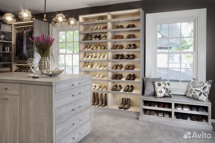 Гардеробная трехдверная