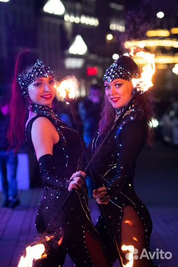 Световое шоу, Огненное шоу (Фаер шоу), Ходулисты