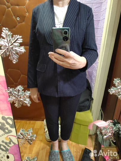 Костюм женский