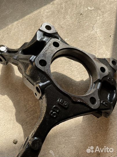 Toyota camry 70 поворотный кулак передний правый