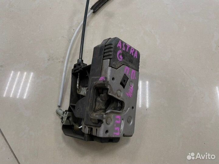 Замок боковой двери передний правый Opel Astra G
