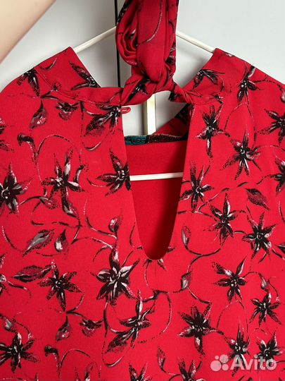 Красное нарядное платье