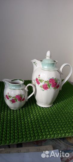 Чайник и молочник