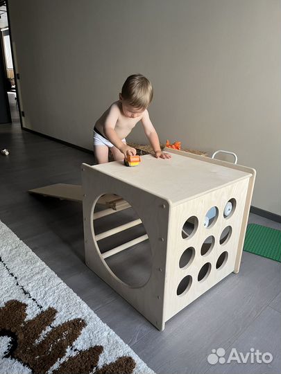 Детский игровой комплекс с горкой