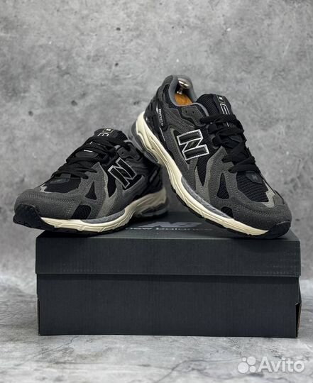 Кроссовки мужские new balance