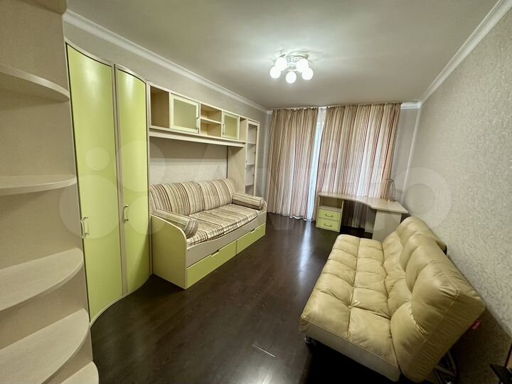 2-к. квартира, 60 м², 4/9 эт.