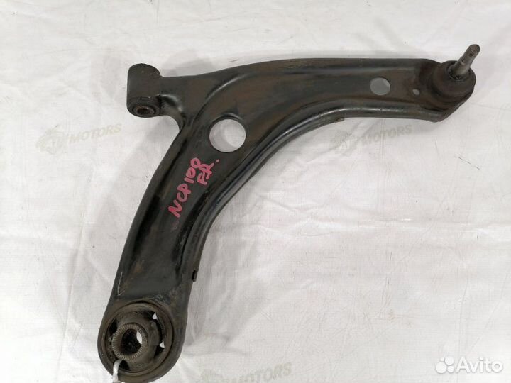 Рычаг подвески передний правый Toyota Ractis