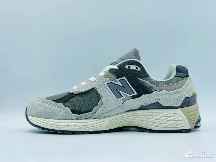 New balance 2002r