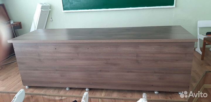 Письменный стол