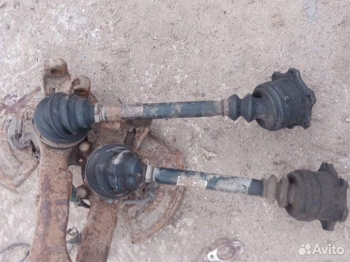 Привод передний Volkswagen Passat B5 2.3 AZX 2001