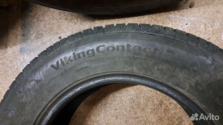 Continental VikingContact 7 SSR 215/70 R16 100T