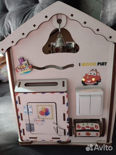 Бизиборд домик