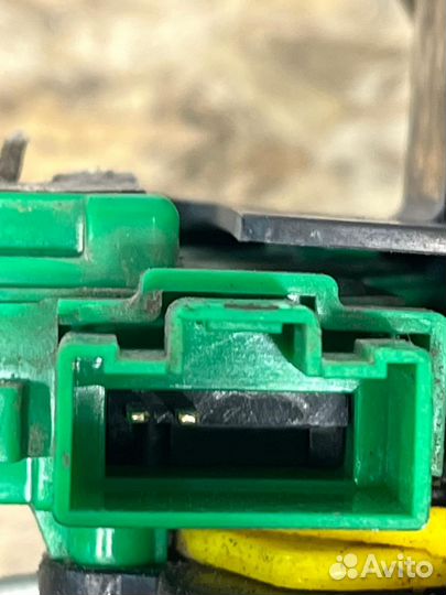 Замок двери задний левый Hyundai Solaris 1