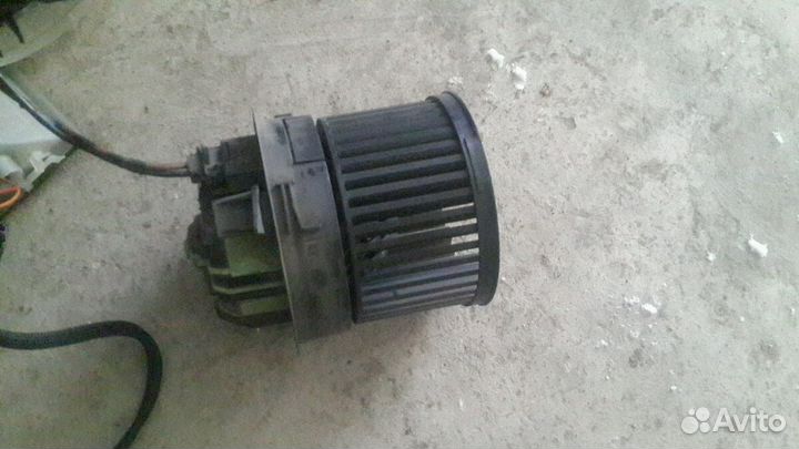 Peugeot 408 моторчик отопителя