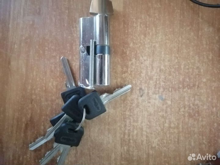 Личинка для замка с вертушкой
