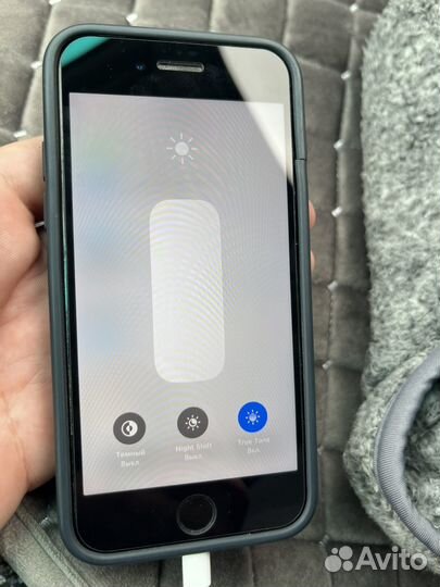 Телефон iPhone se 2020